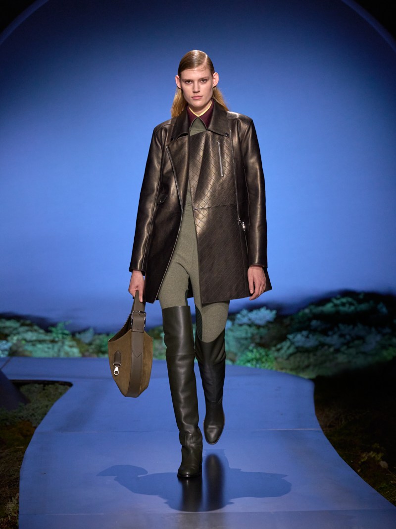 Hermès mira al crepúsculo para su armario femenino de fw26