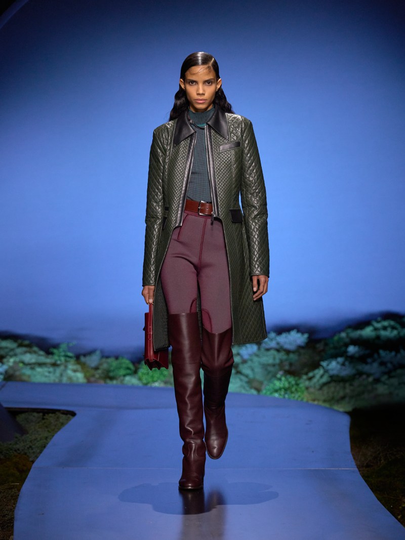 Hermès mira al crepúsculo para su armario femenino de fw26