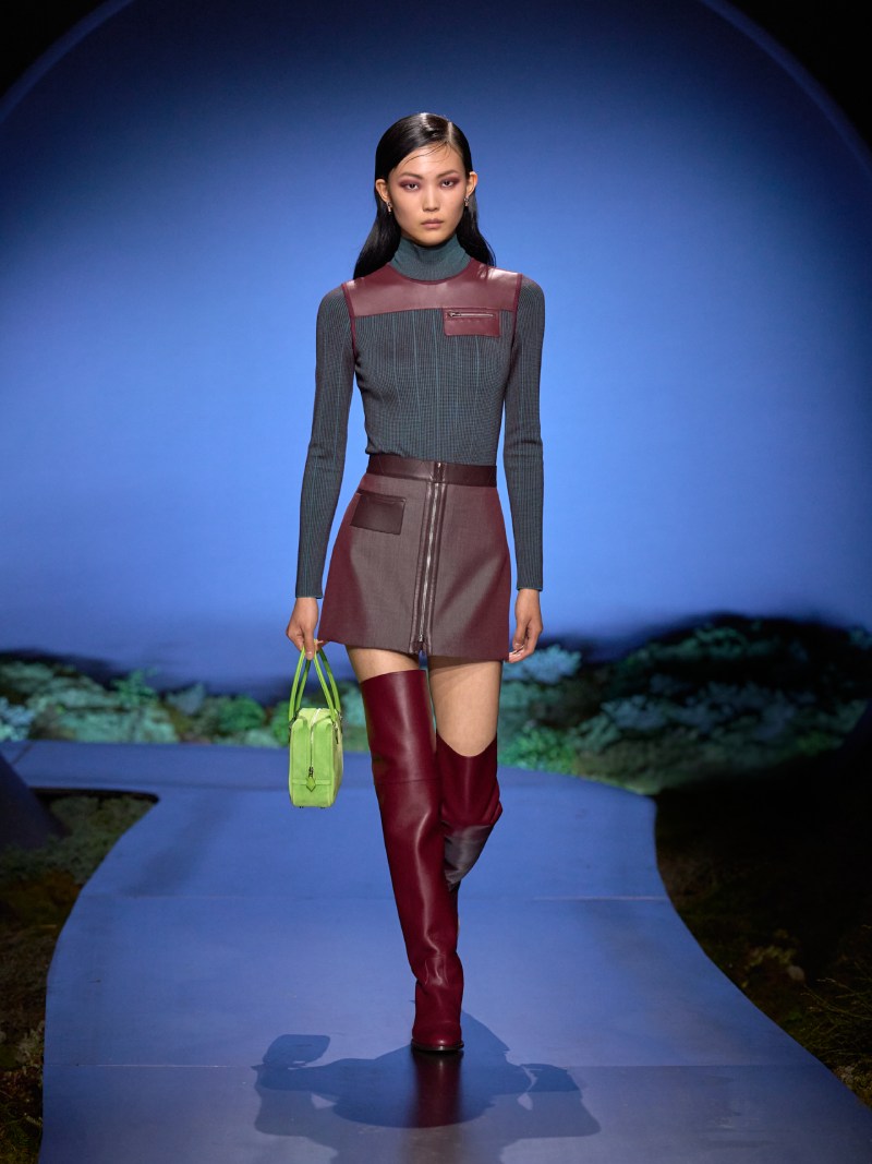 Hermès mira al crepúsculo para su armario femenino de fw26
