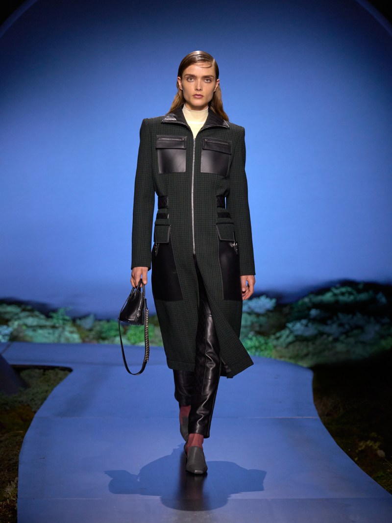 Hermès mira al crepúsculo para su armario femenino de fw26