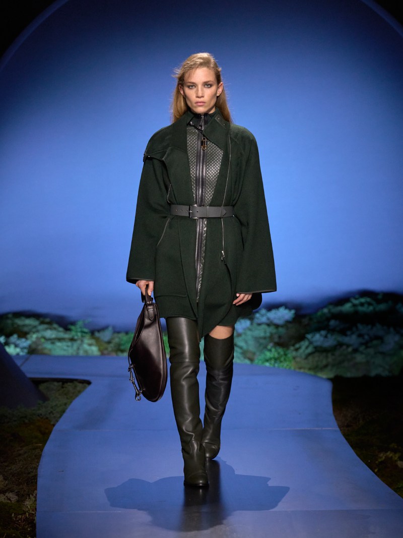 Hermès mira al crepúsculo para su armario femenino de fw26