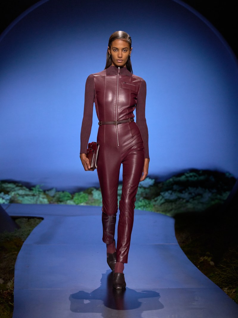 Hermès mira al crepúsculo para su armario femenino de fw26