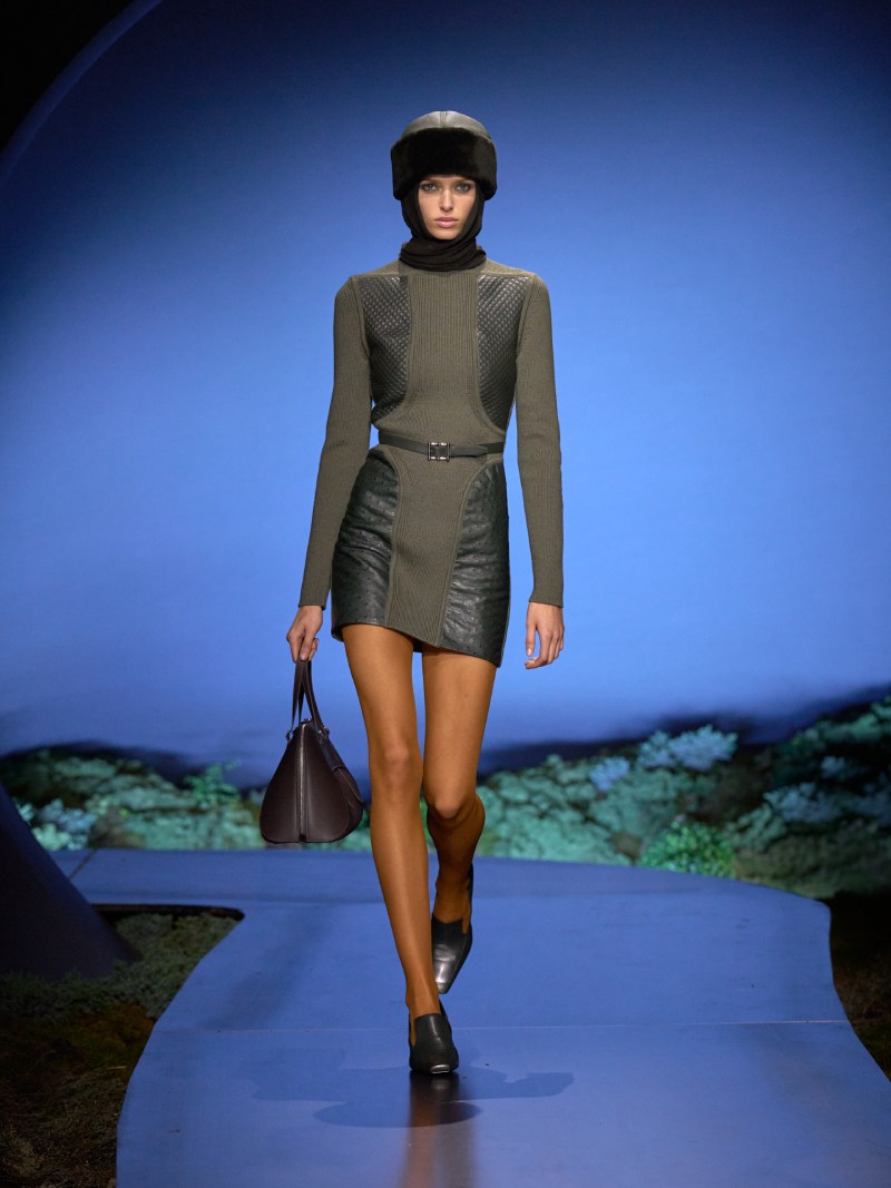 Hermès mira al crepúsculo para su armario femenino de fw26