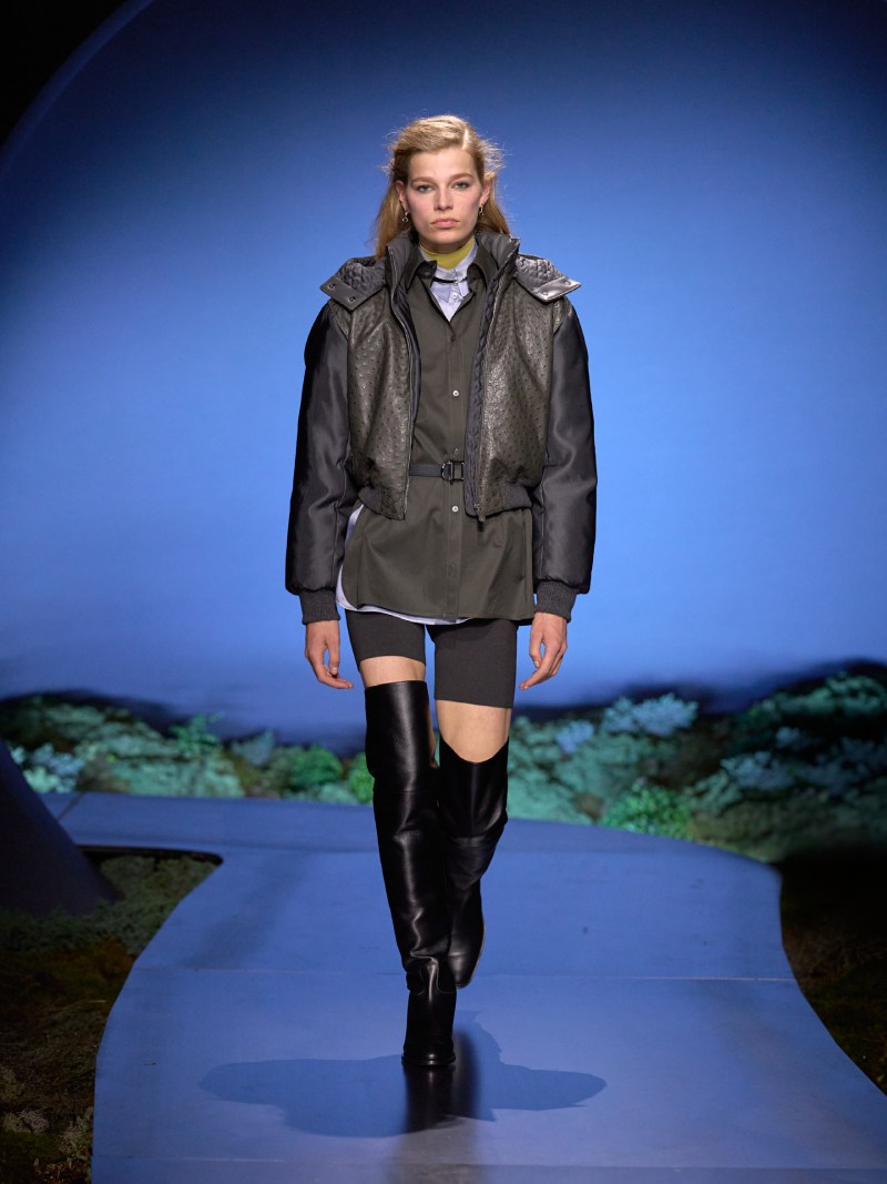 Hermès mira al crepúsculo para su armario femenino de fw26