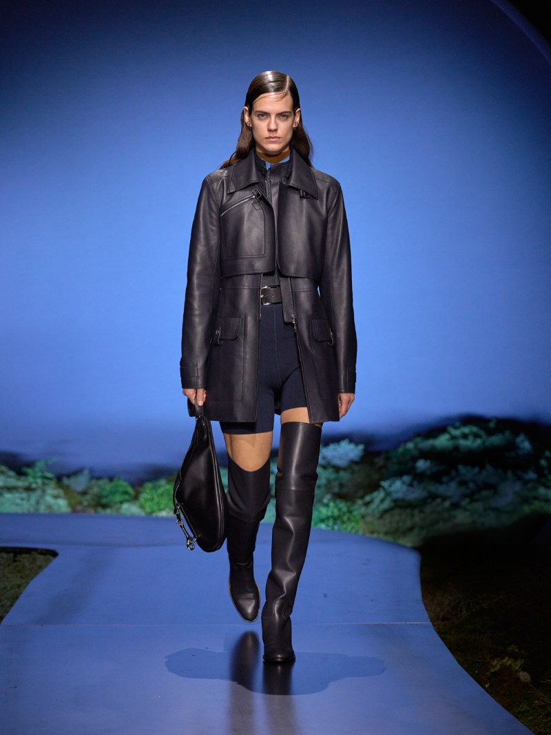 Hermès mira al crepúsculo para su armario femenino de fw26