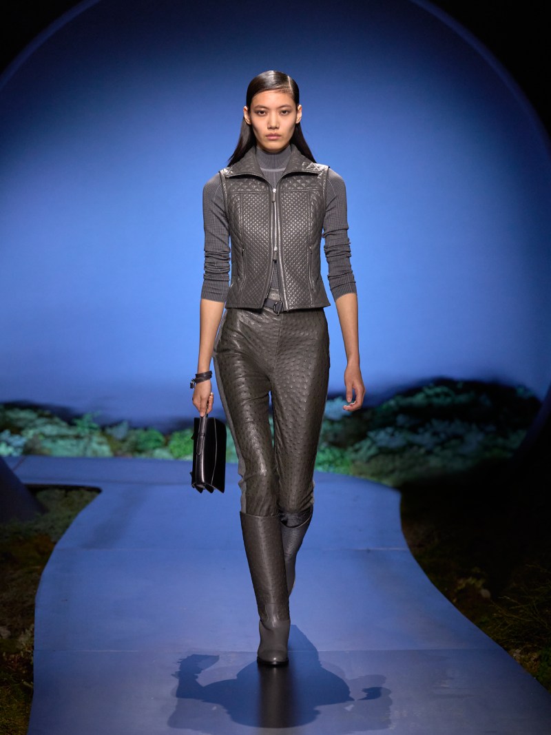 Hermès mira al crepúsculo para su armario femenino de fw26