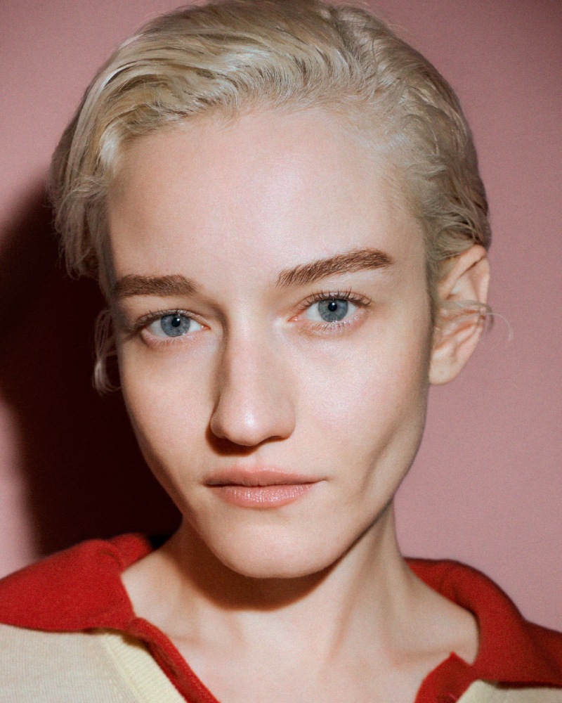 Julia Garner es la nueva embajadora global de Loewe