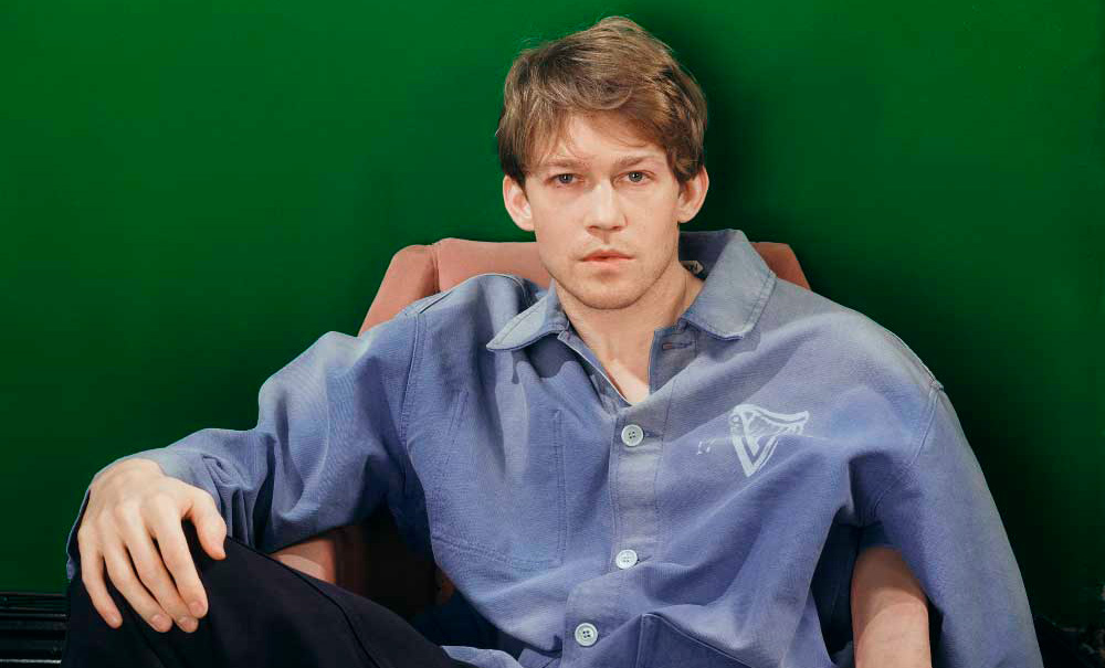 JW Anderson y Guinness: El brindis más fashion de Irlanda