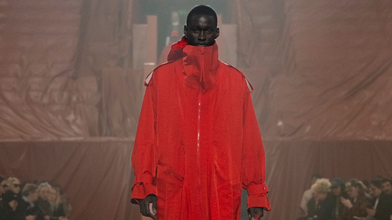 Lacoste se pone más deportivo (e impermeable) para fw26