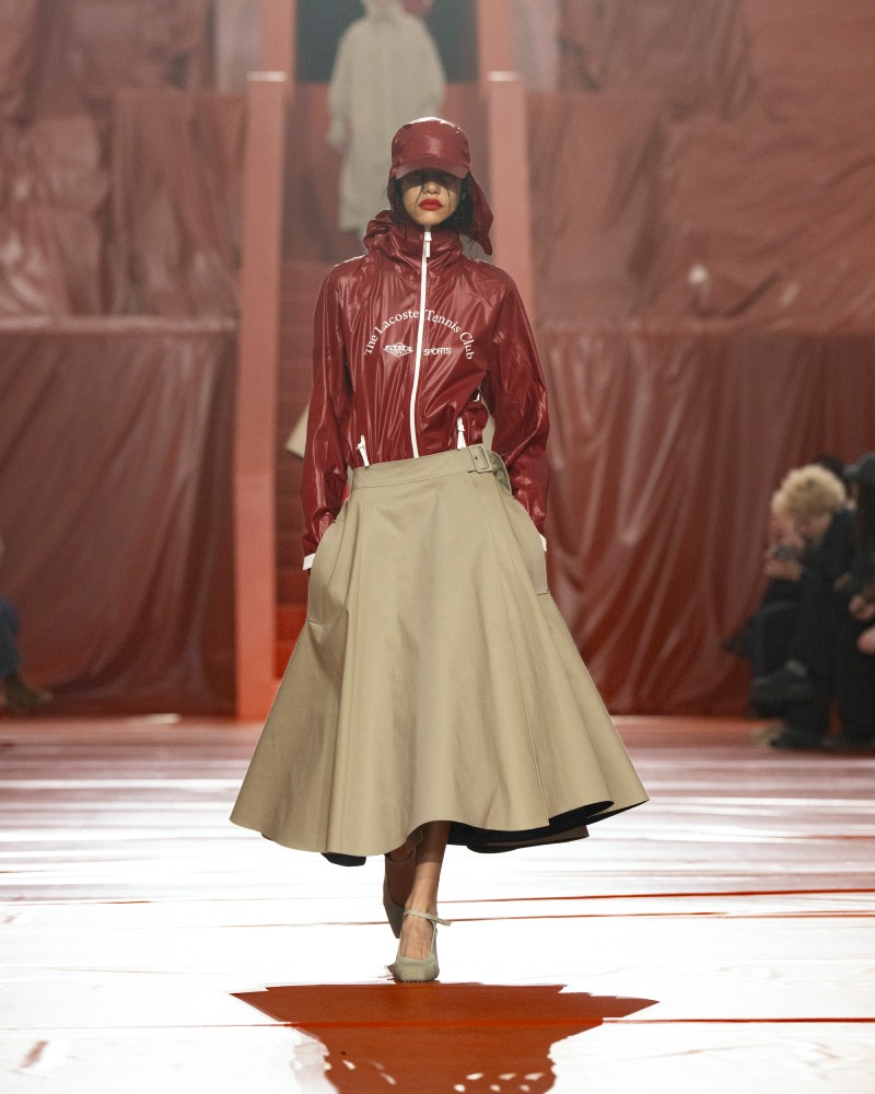 Lacoste se pone más deportivo (e impermeable) para fw26