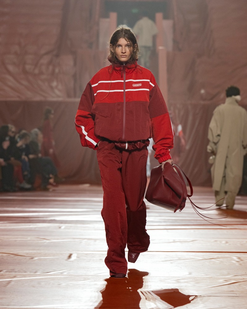 Lacoste se pone más deportivo (e impermeable) para fw26