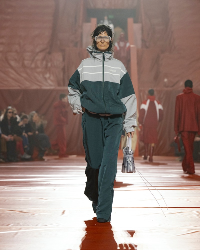 Lacoste se pone más deportivo (e impermeable) para fw26