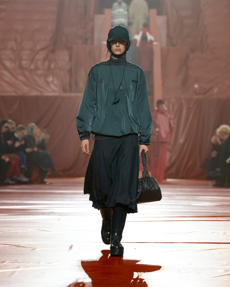 Lacoste se pone más deportivo (e impermeable) para fw26