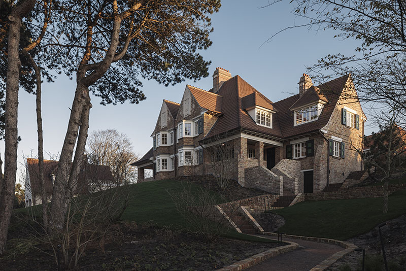 Maison Osaïn renueva la histórica Villa Sous Tous Vent