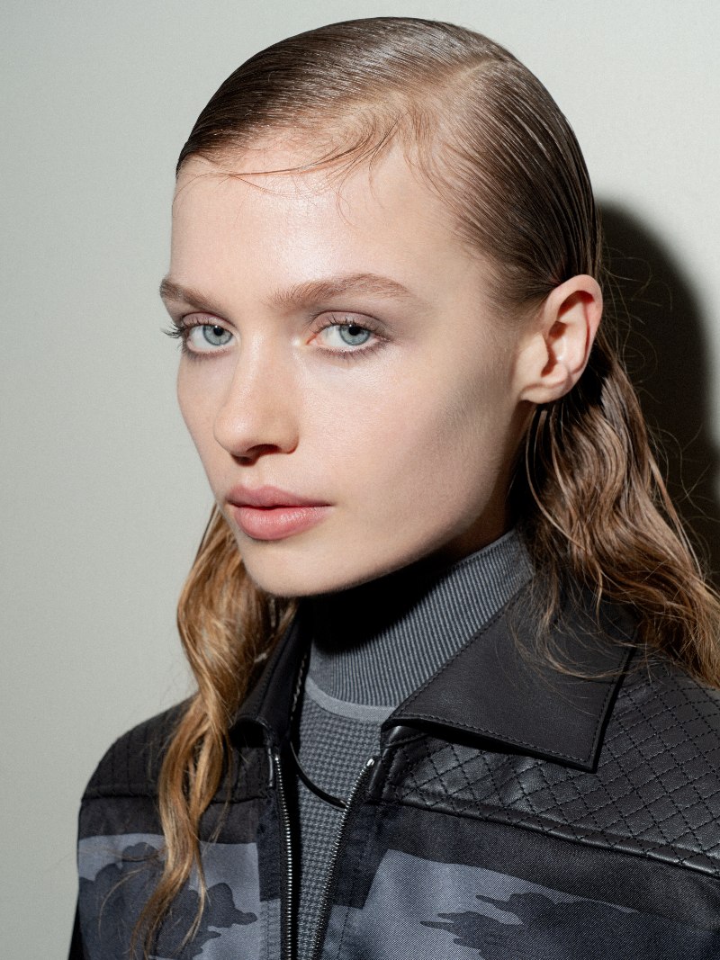 Hermès lleva la elegancia silenciosa a tu maquillaje neutro