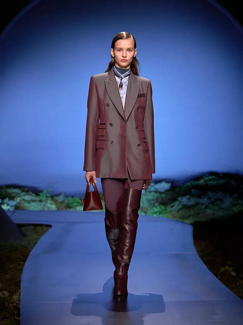 Hermès lleva la elegancia silenciosa a tu maquillaje neutro