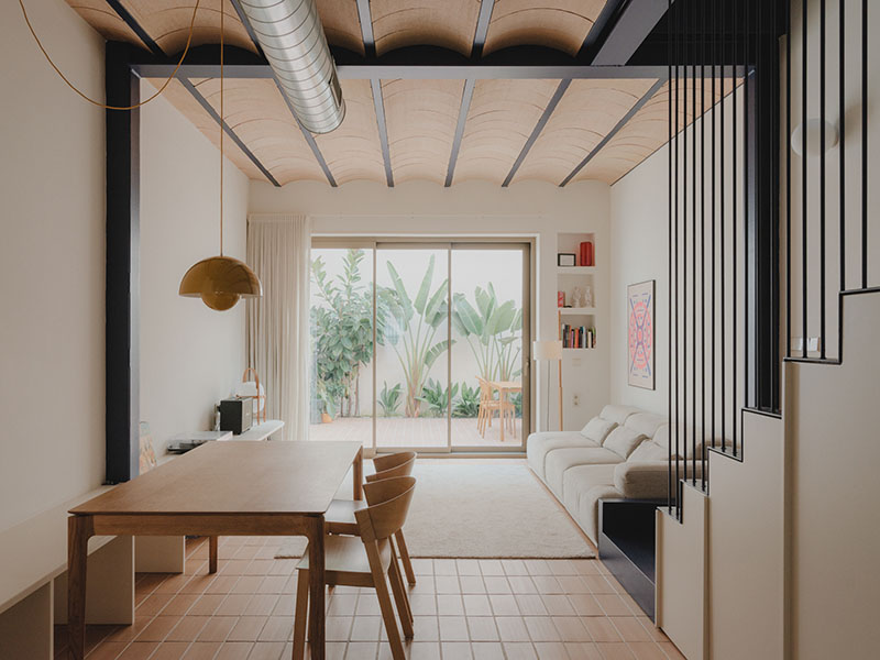 MH.AP Studio reinventa Antonia & Roger desde lo construido