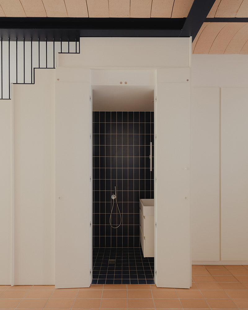 MH.AP Studio reinventa Antonia & Roger desde lo construido