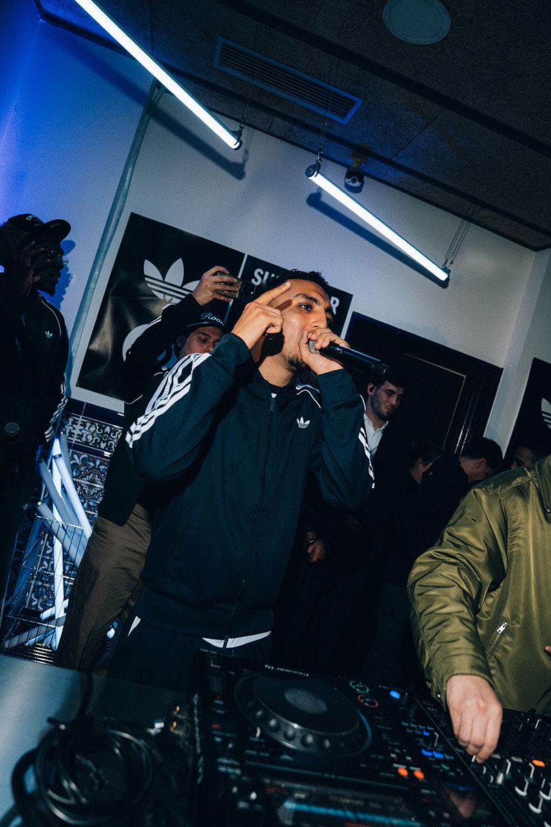 Morad la lía en Barcelona con adidas y JD en un kebab