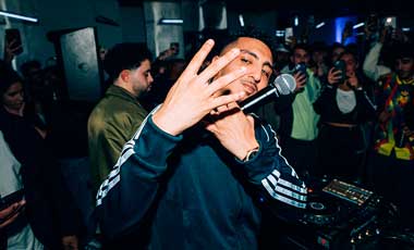 Morad la lía en Barcelona con adidas y JD en un kebab