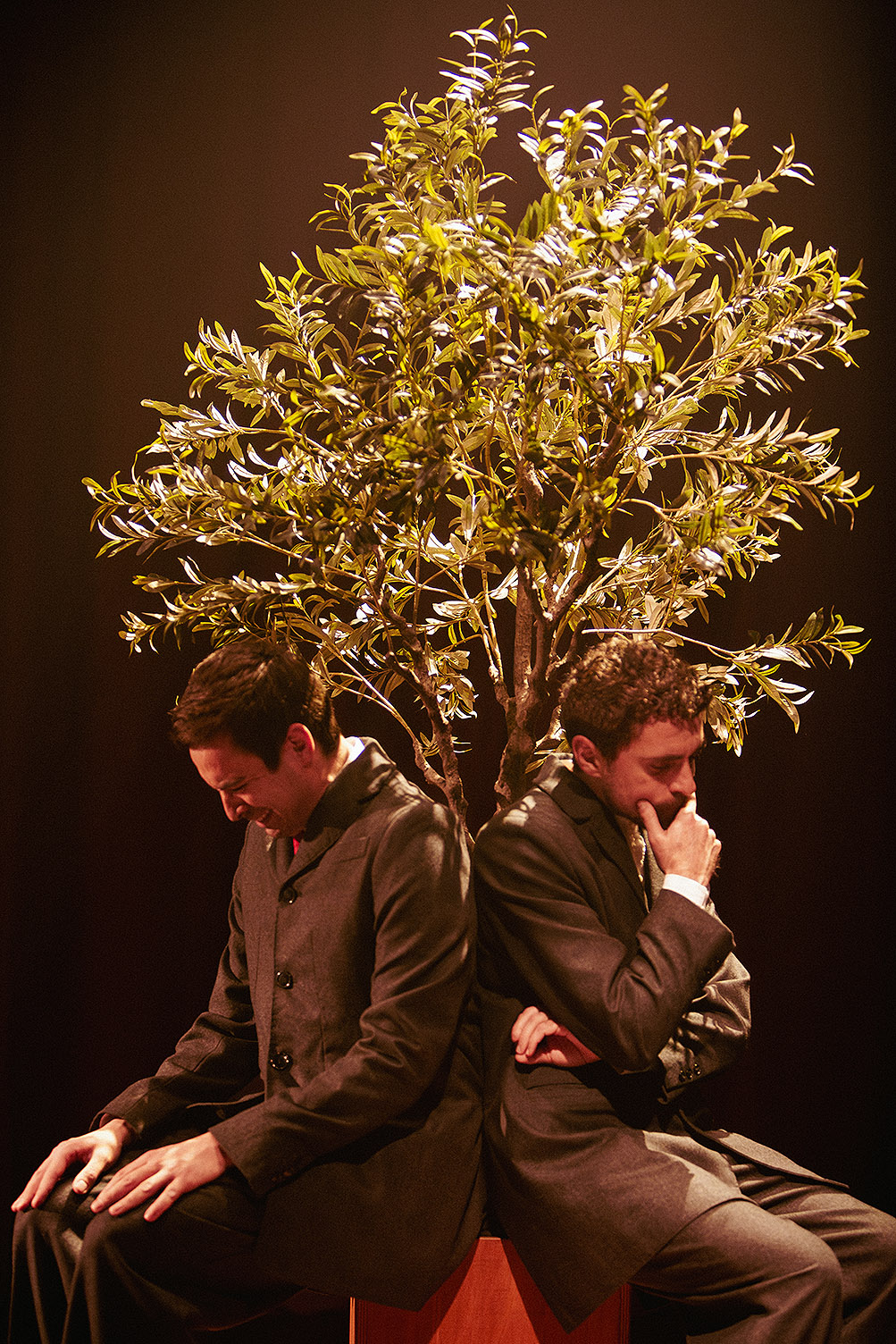 Niebla: identidad, ficción y zozobra en Nave 10 Matadero