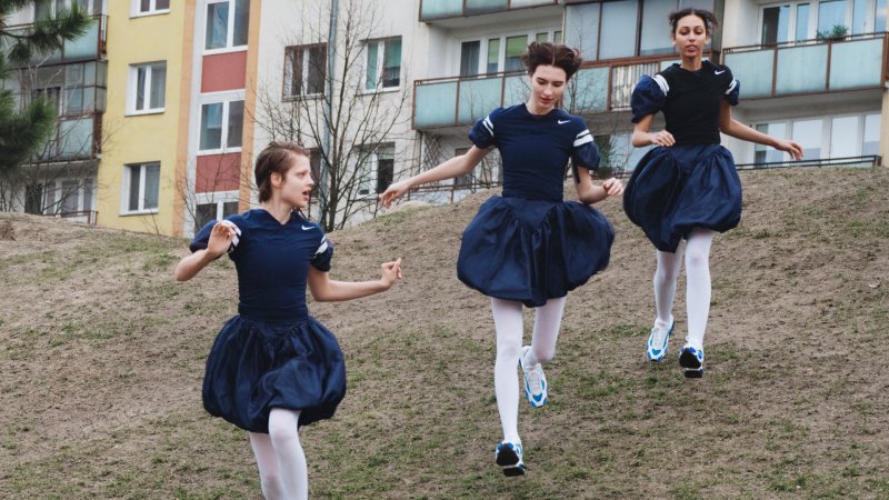 Nike y Veneda Carter mezclan futuro con nostalgia noventera