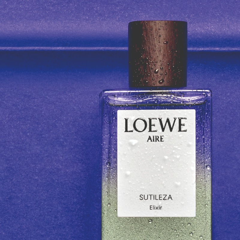 Loewe acentúa su clásico Aire Sutileza para la primavera
