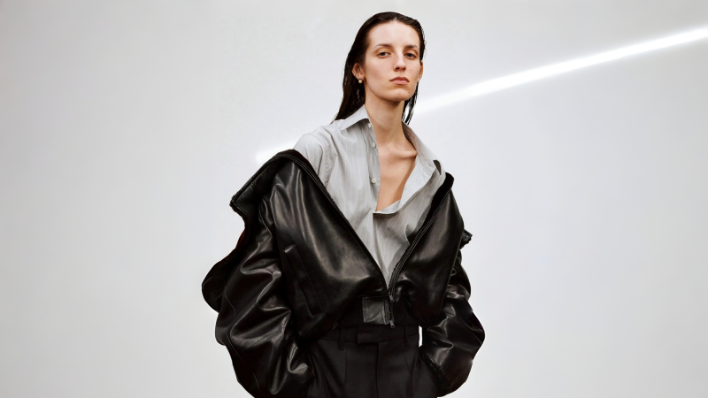 Phoebe Philo nos da otra clase de elegancia contemporánea