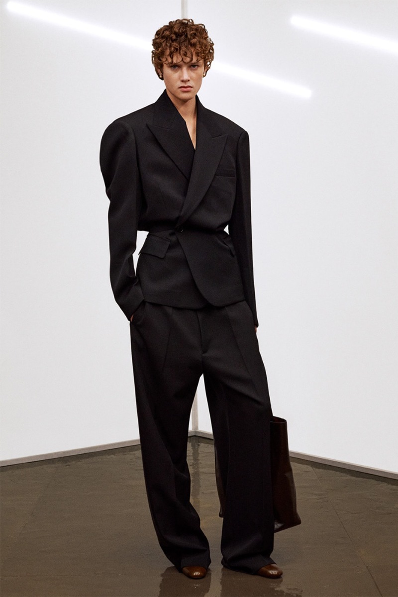 Phoebe Philo nos da otra clase de elegancia contemporánea