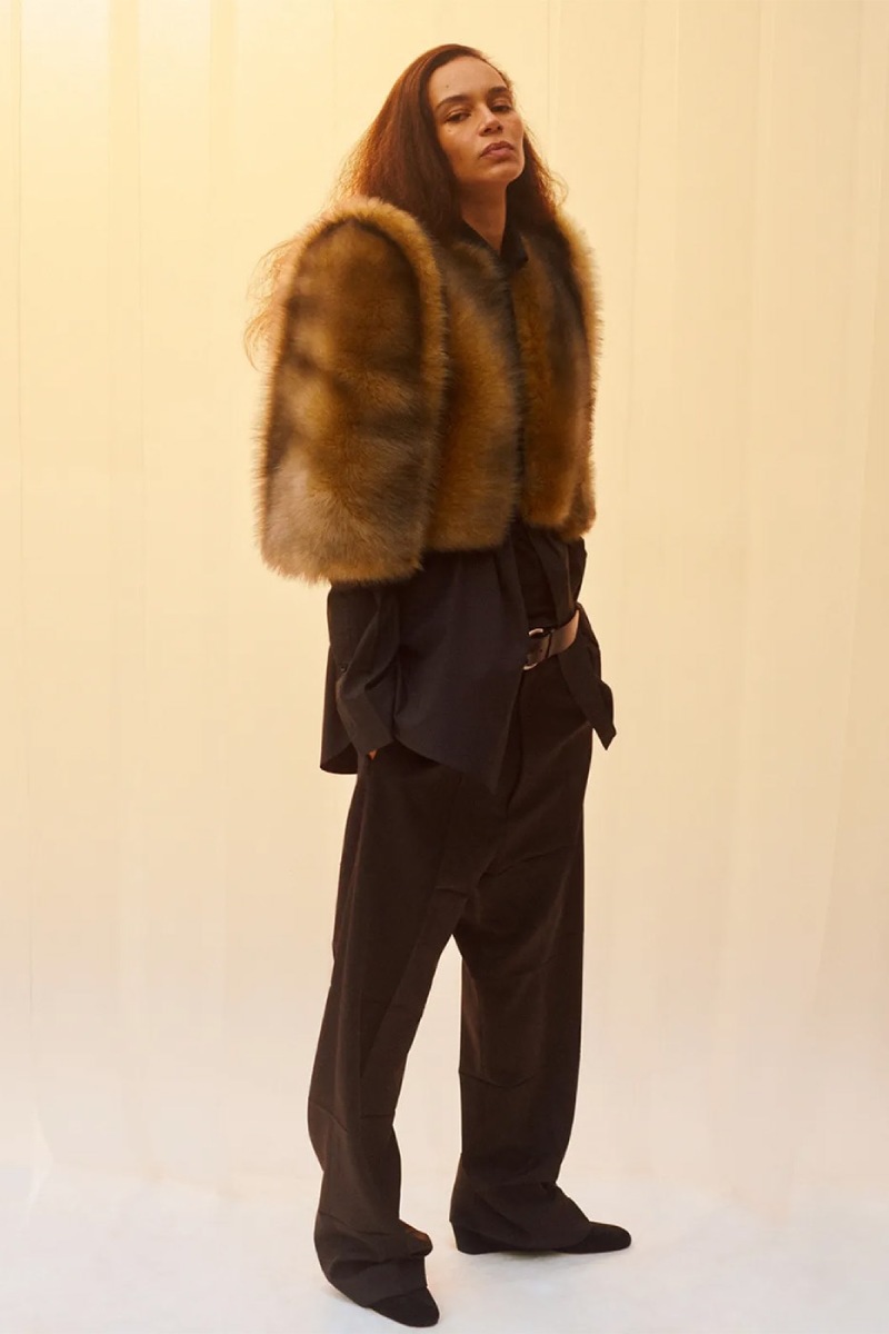 Phoebe Philo nos da otra clase de elegancia contemporánea