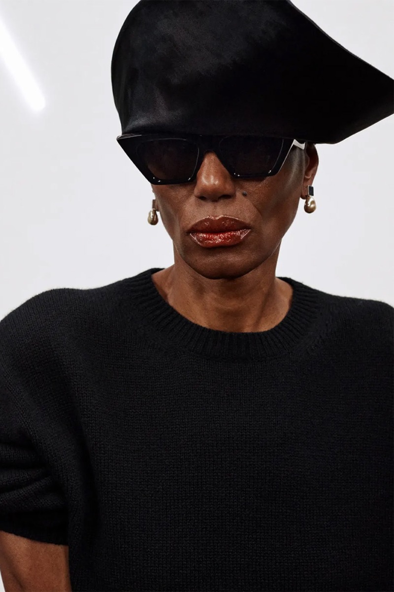 Phoebe Philo nos da otra clase de elegancia contemporánea