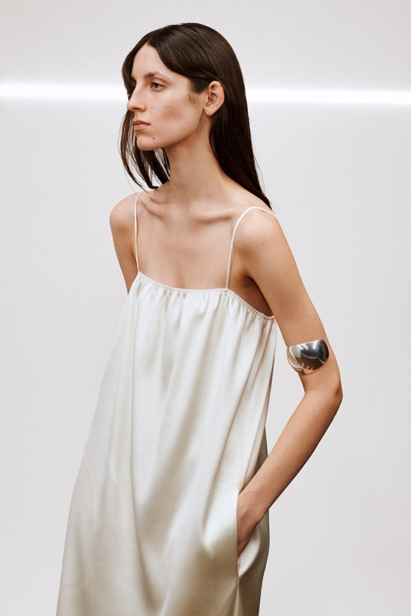 Phoebe Philo nos da otra clase de elegancia contemporánea