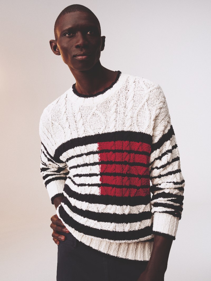 Ser un ícono de Tommy Hilfiger es llevar sus clásicos