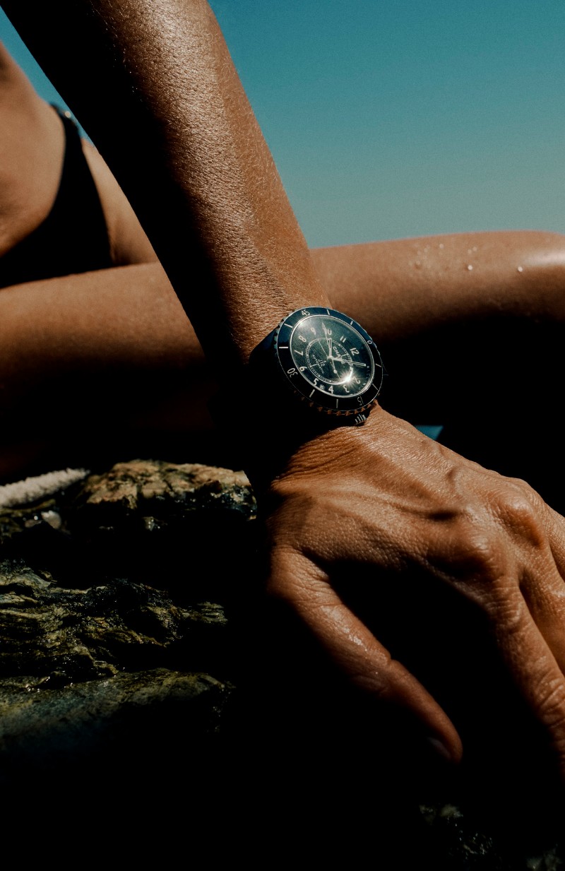J12, el reloj deportivo de Chanel que conserva la cerámica
