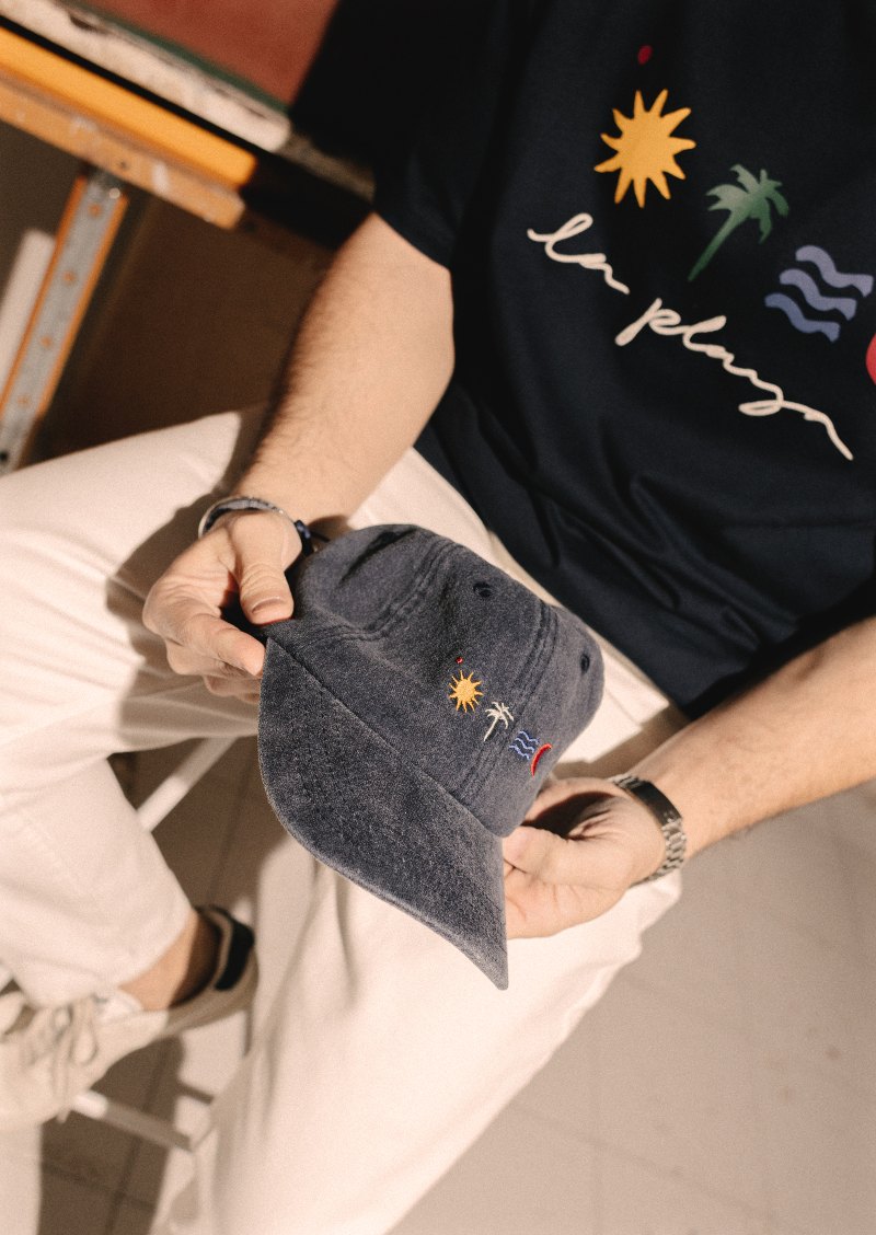 Jimmy Milán dibuja en la ropa de Boston cómo es el verano