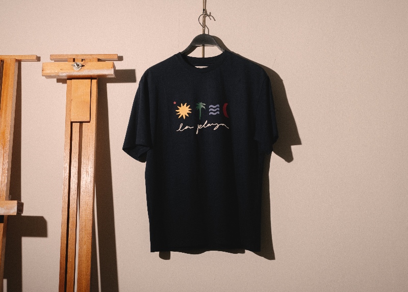 Jimmy Milán dibuja en la ropa de Boston cómo es el verano