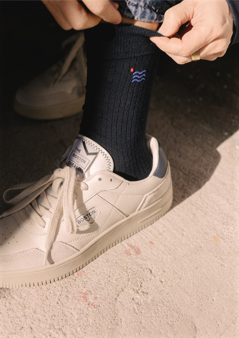 Jimmy Milán dibuja en la ropa de Boston cómo es el verano