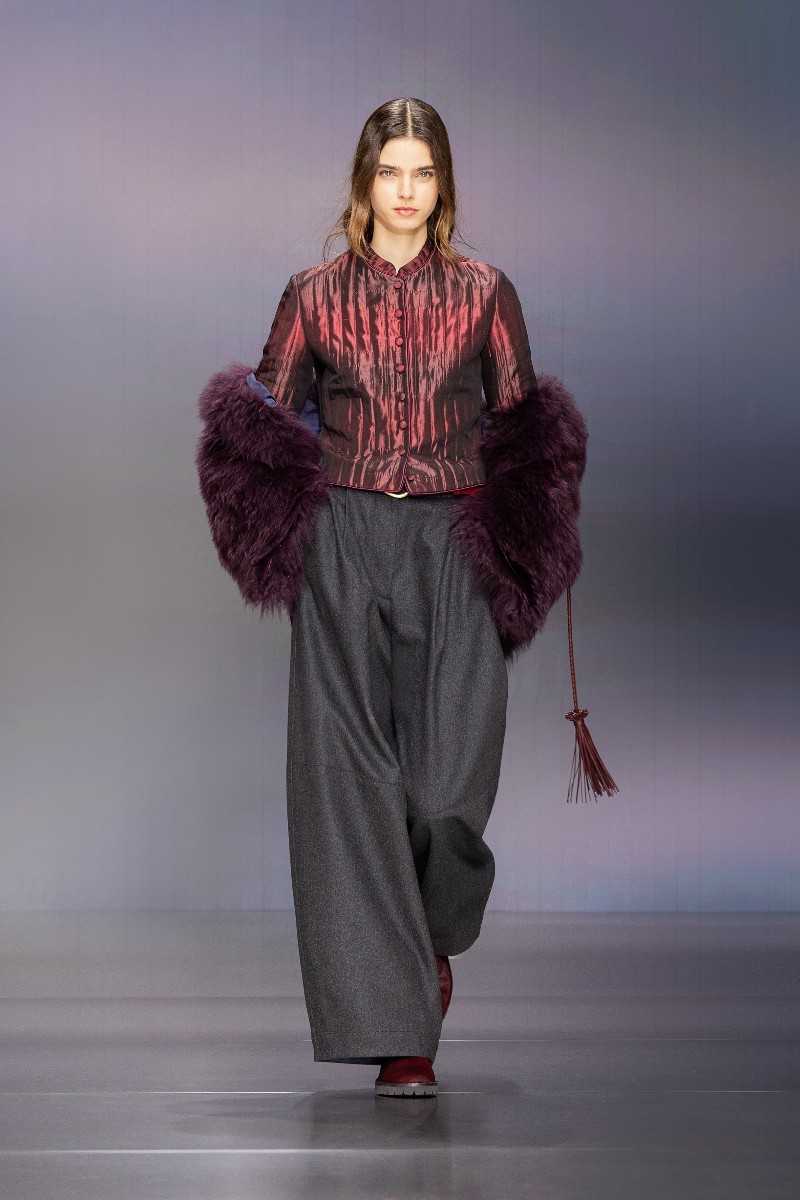 Giorgio Armani FW26: renueva el lujo con colores sobrios