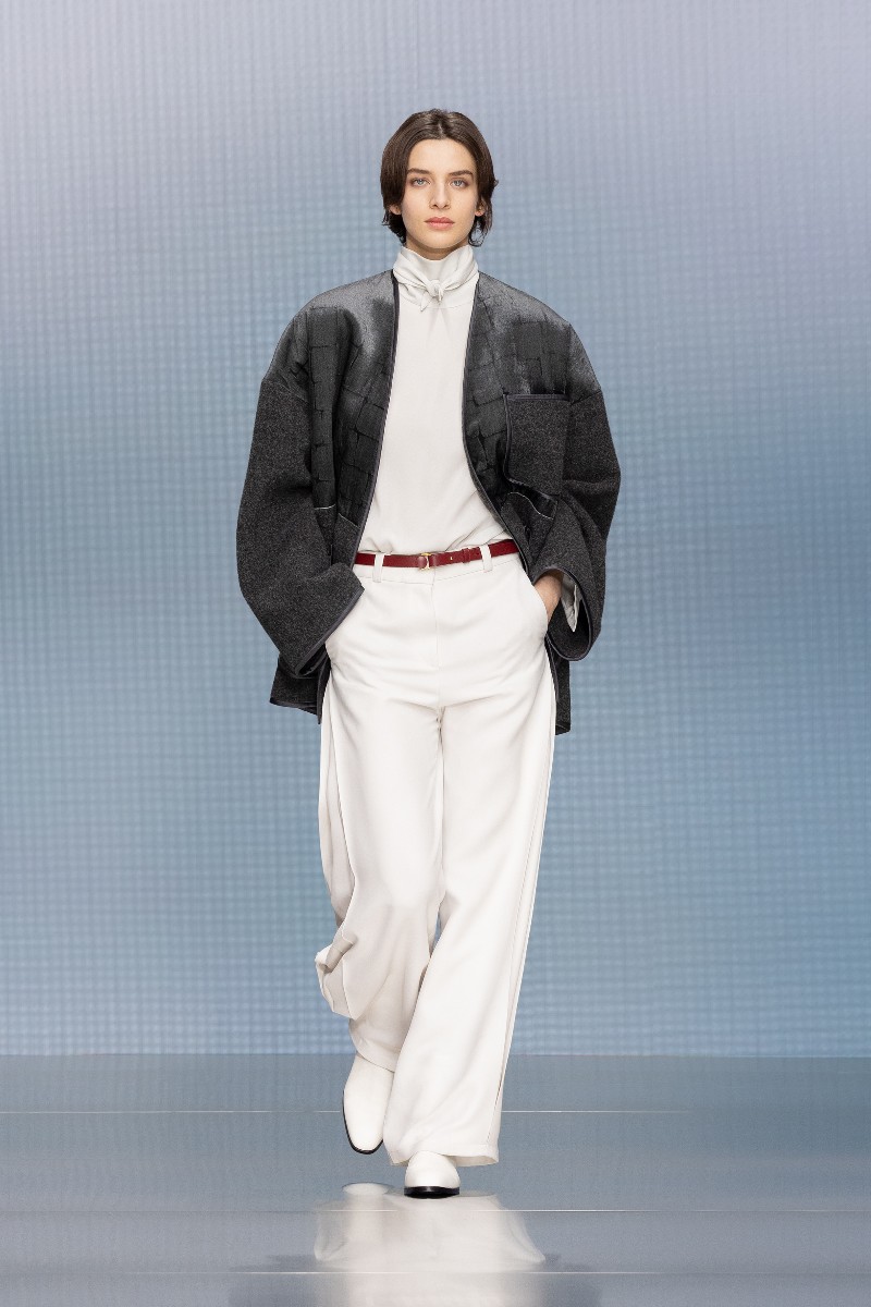 Giorgio Armani FW26: renueva el lujo con colores sobrios