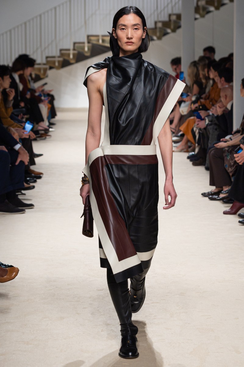 Tod’s AW26: define su savoir‑faire italiano con cuero