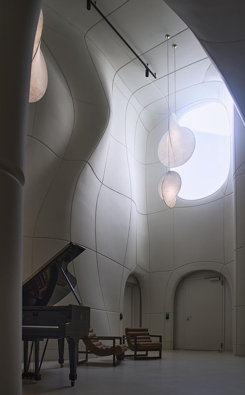 Sour y su estudio de grabación residencial donde todo suma