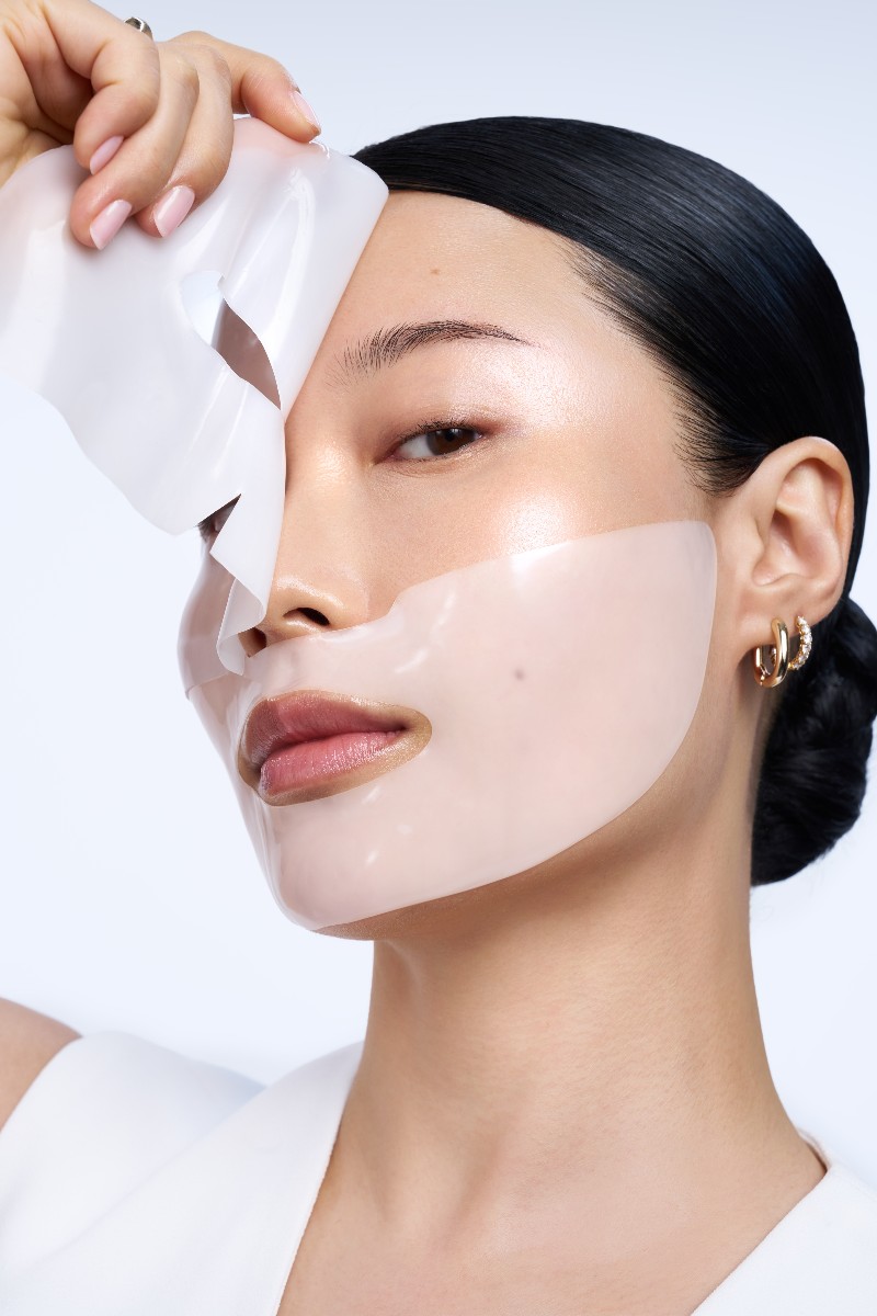 ¿Buscas un glass skin? Ponte la mascarilla de L'Oréal Paris