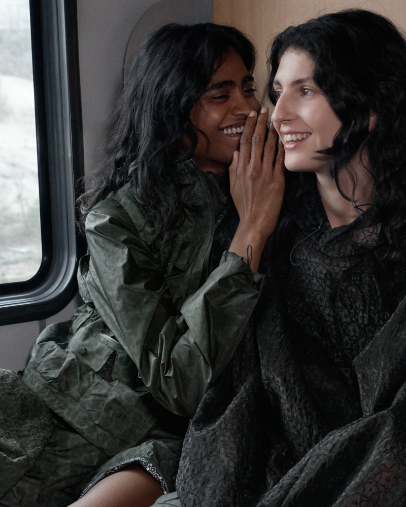 TNF y Cecilie Bahnsen vuelven con un look más ligero