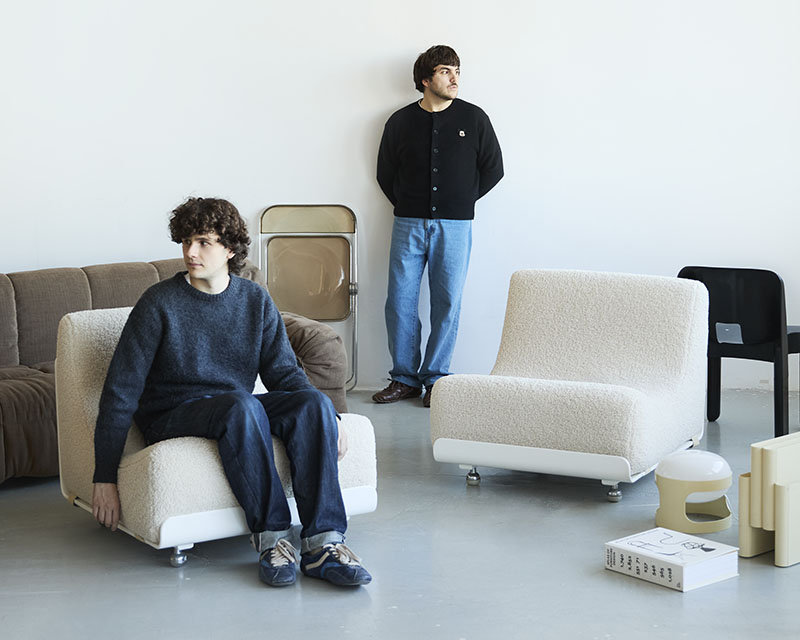 Umbo: espacio versátil con colección privada de mobiliario