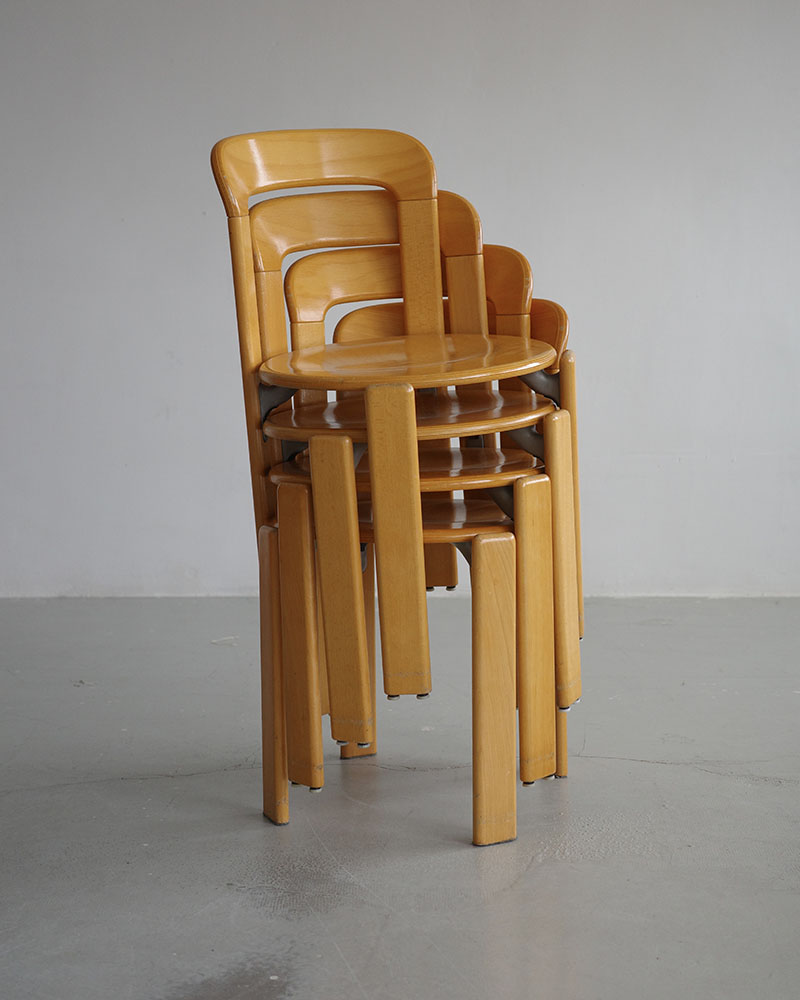 Umbo: espacio versátil con colección privada de mobiliario