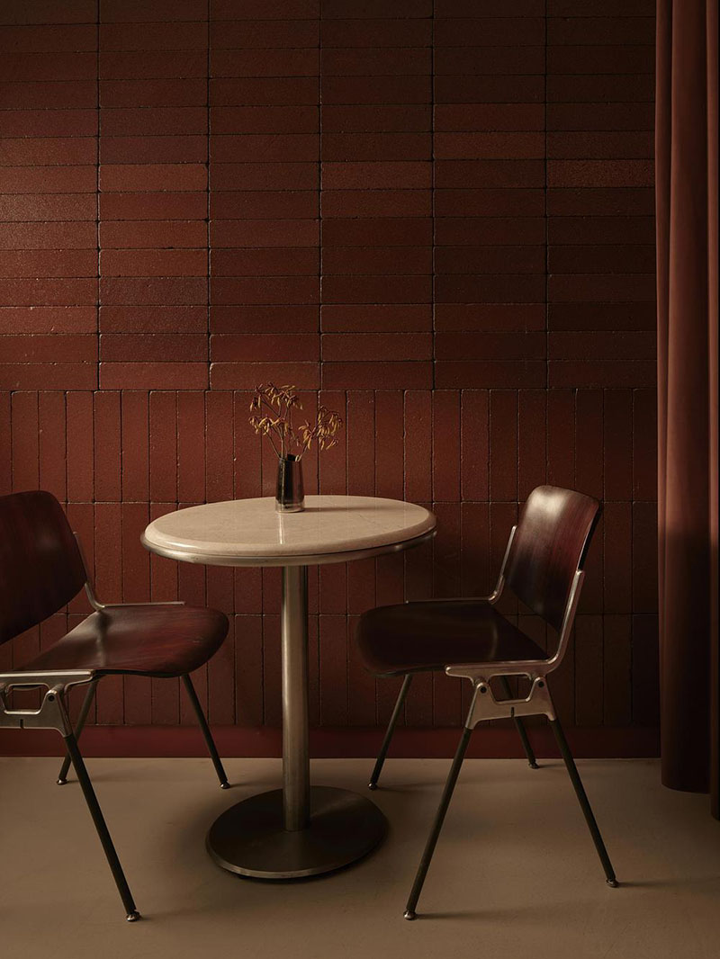 Ainen: Urbanjobs diseña un burger bar flexible en Estambul