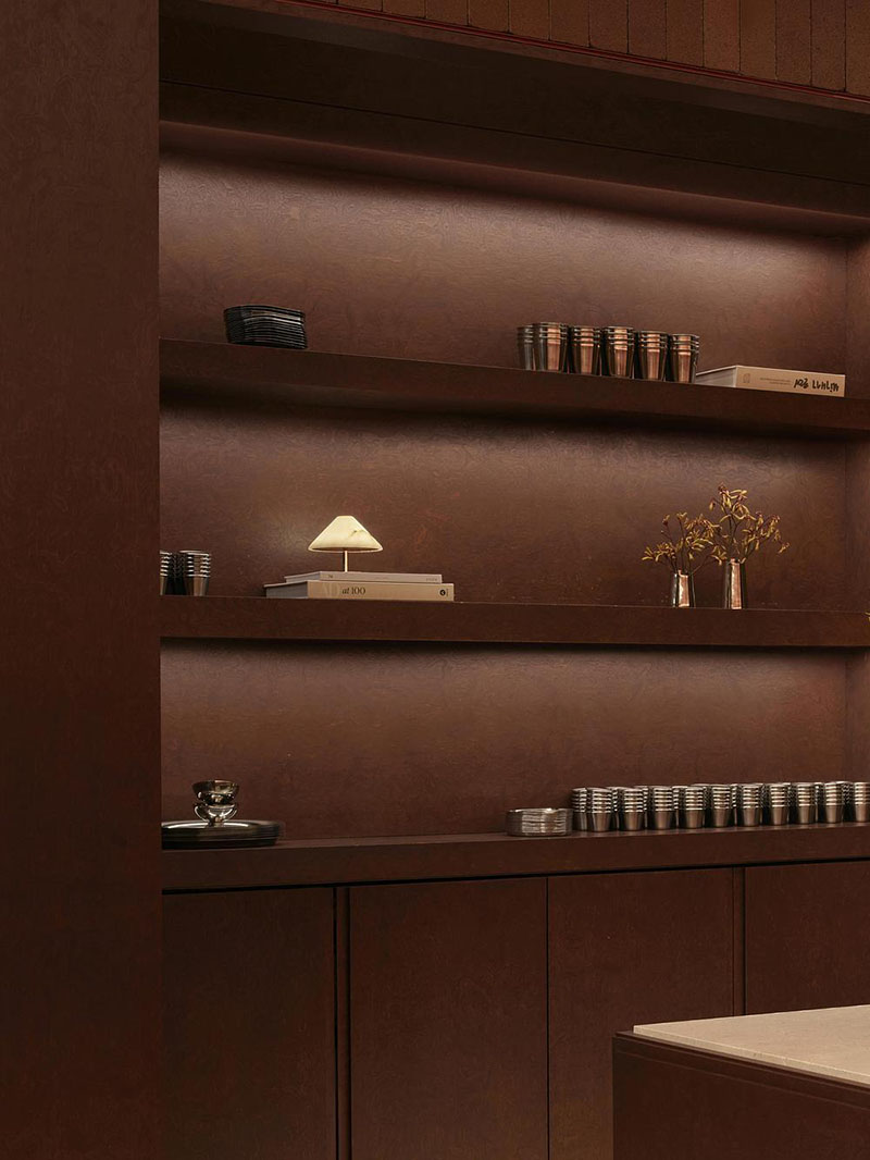 Ainen: Urbanjobs diseña un burger bar flexible en Estambul