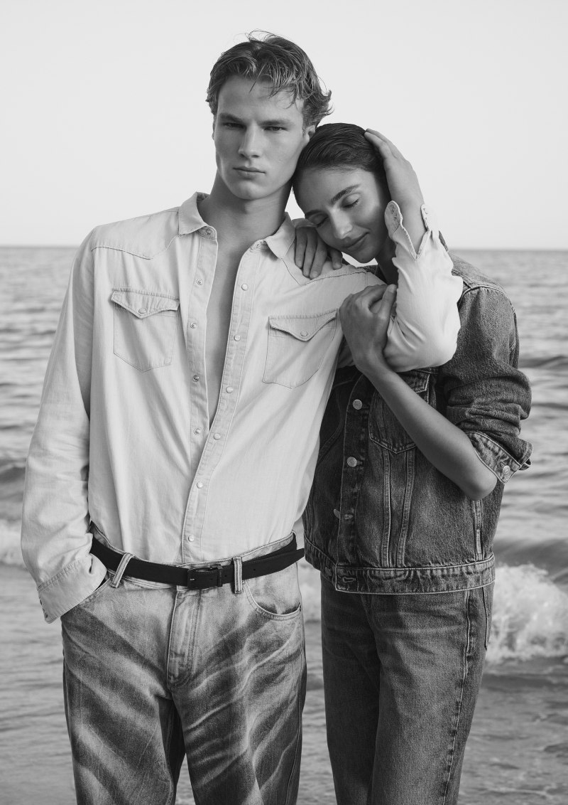 Emporio Armani celebra el legado de la línea Armani Jeans