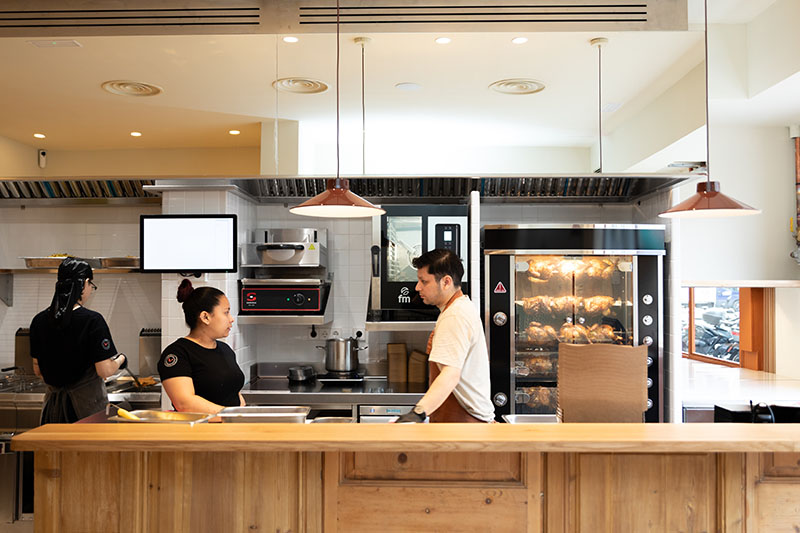 Apluma ficha a Víctor Ródenas para su local en Les Corts