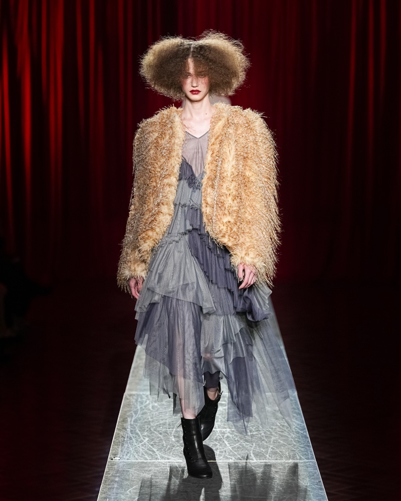 Viviano profesa radicalidad y exageración como mantra